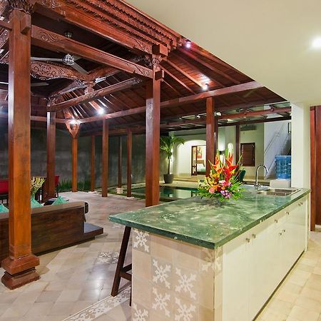 Villa Amalia Legian  Exterior photo